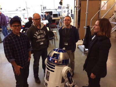 star wars episode VII first pix tournage kathleen kennedy jj abrams R2-D2