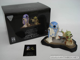 Yoda & R2